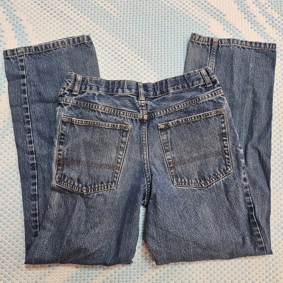 Women's Straight Leg Jeans Perfect for Everyday Type of Wear - Picture 4 of 5